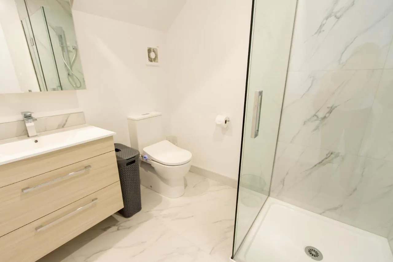 New Sophisticated City Pad Apartment Christchurch 0*,