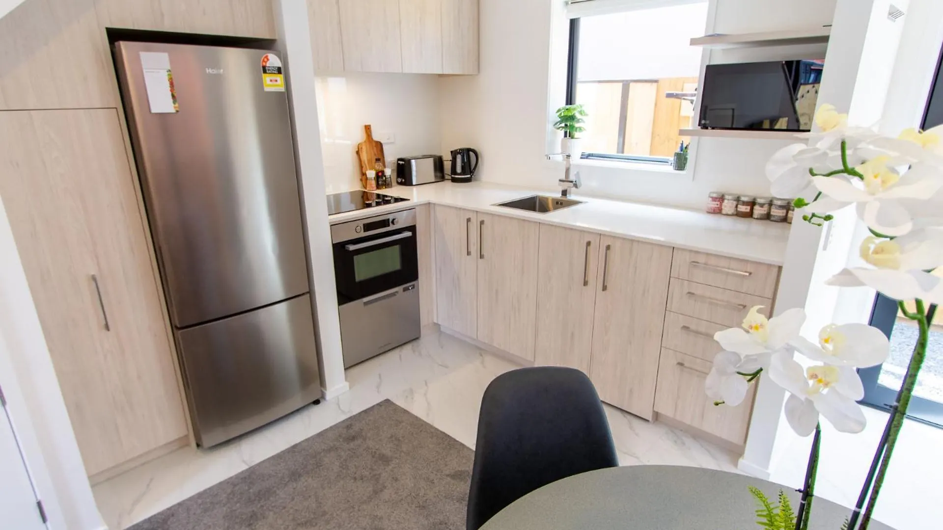 New Sophisticated City Pad Apartment Christchurch